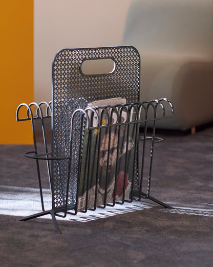 METAL MAGAZINE RACK
