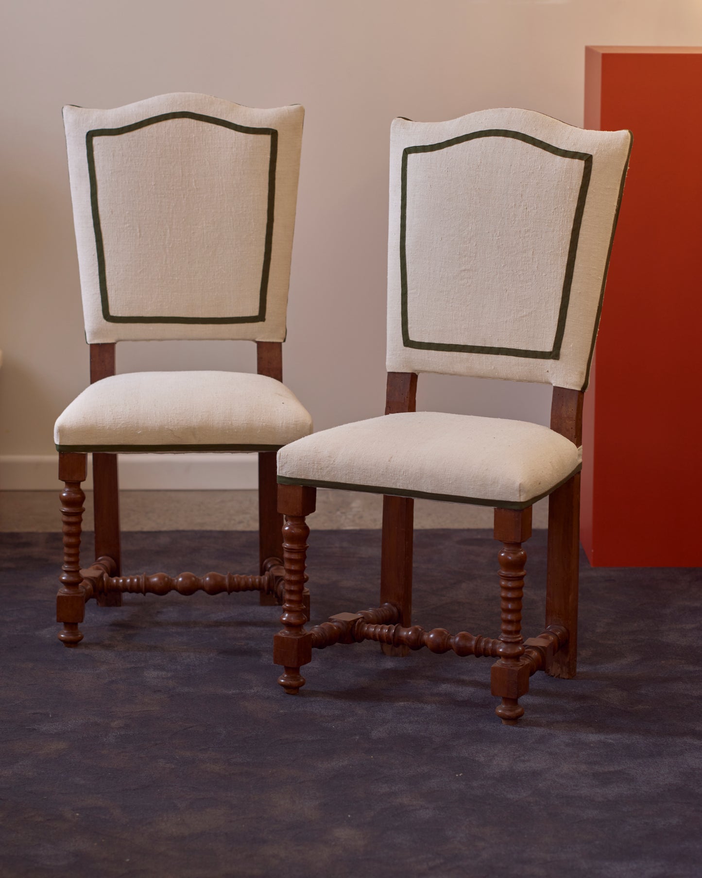 PAIR OF DRESSING TABLE CHAIRS w. WHITE LINEN & GREEN DETAIL