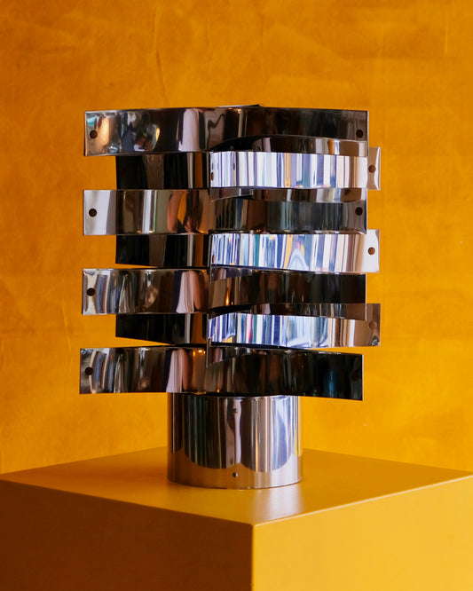 CURVED ALUMINIUM TABLE LAMP