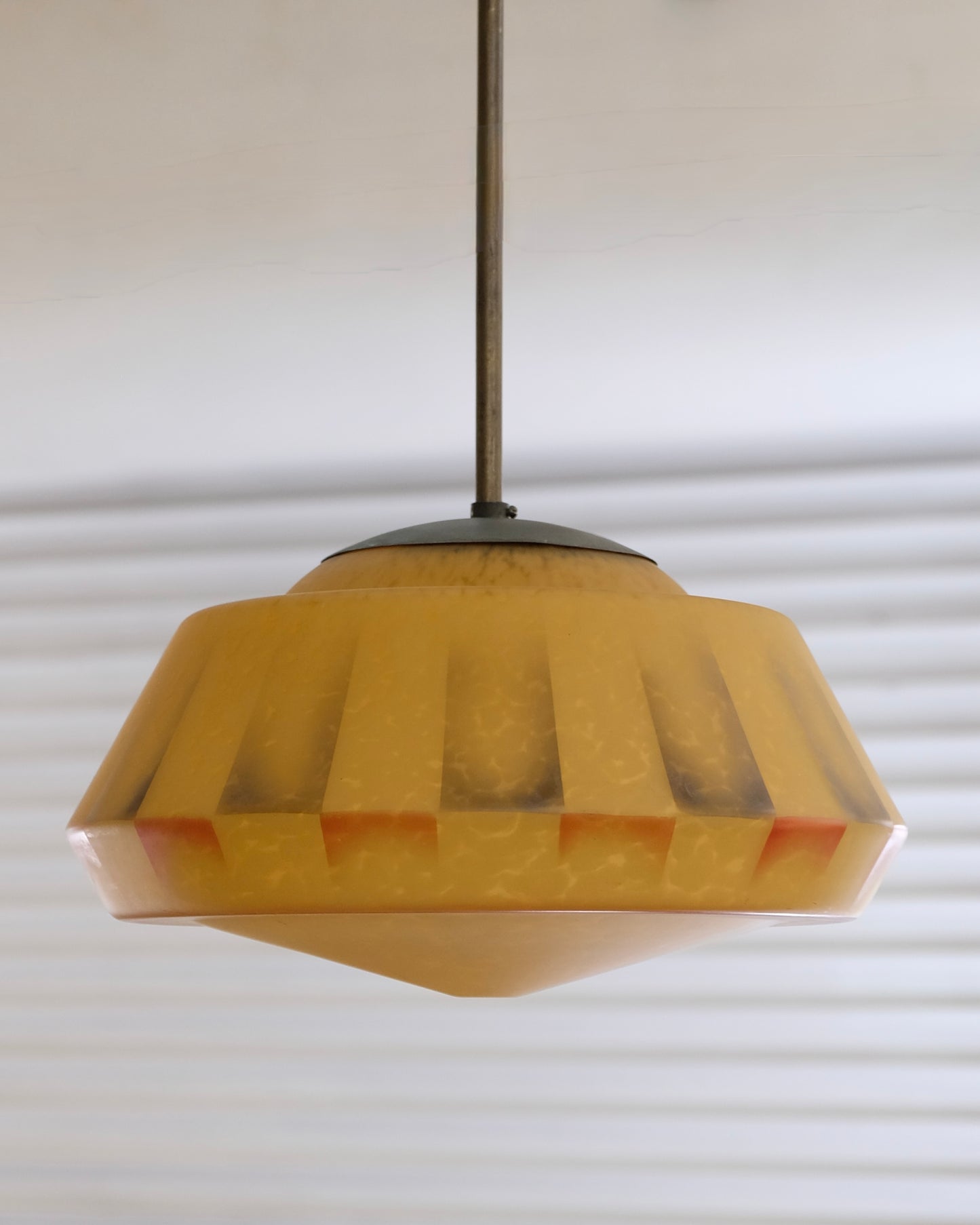 ART DECO MOTTLED AMBER GLASS PENDANT