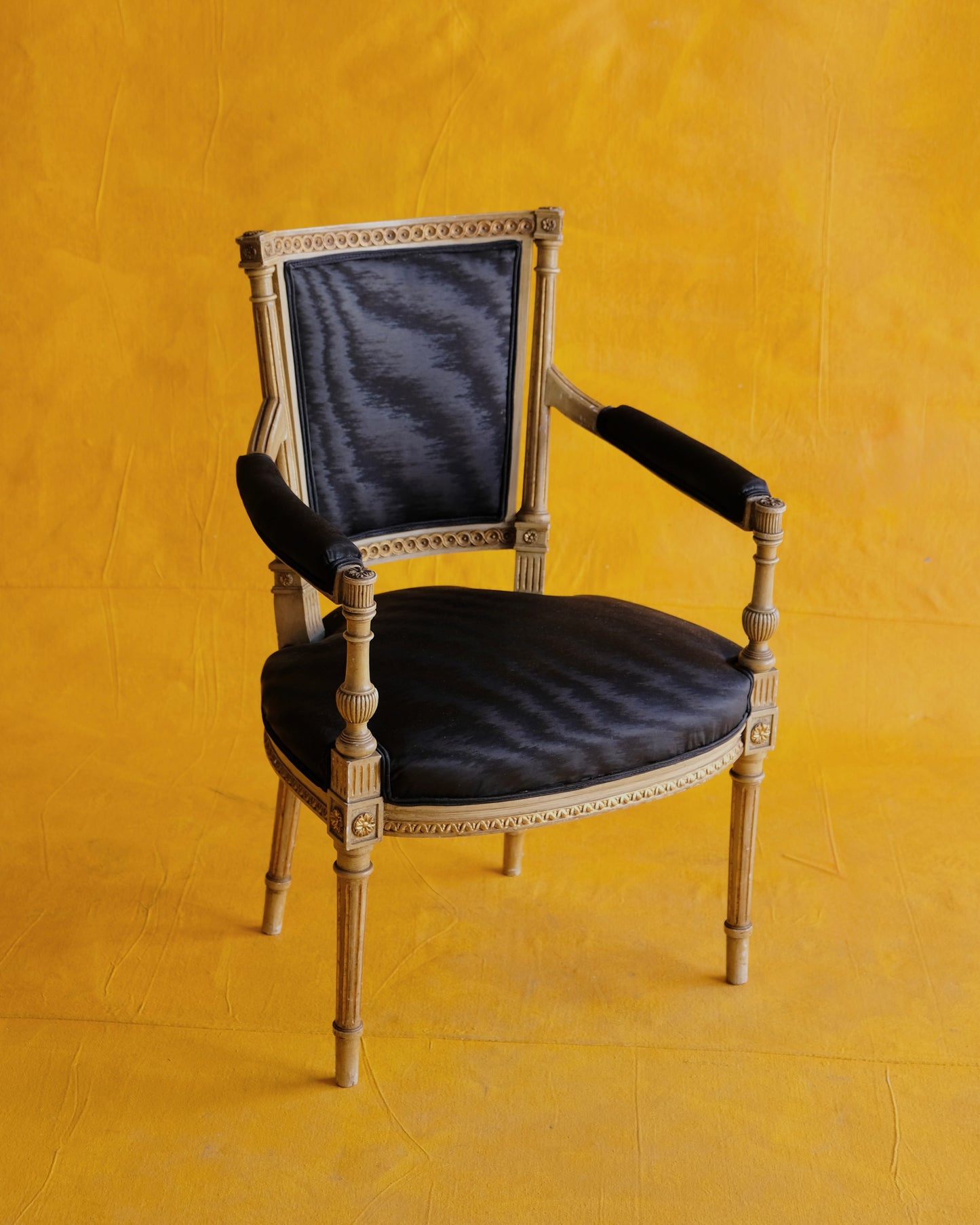 LOUIS XVI DINING CHAIRS w. MOIRE SILK