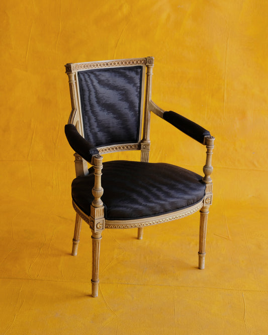 LOUIS XVI DINING CHAIRS w. MOIRE SILK