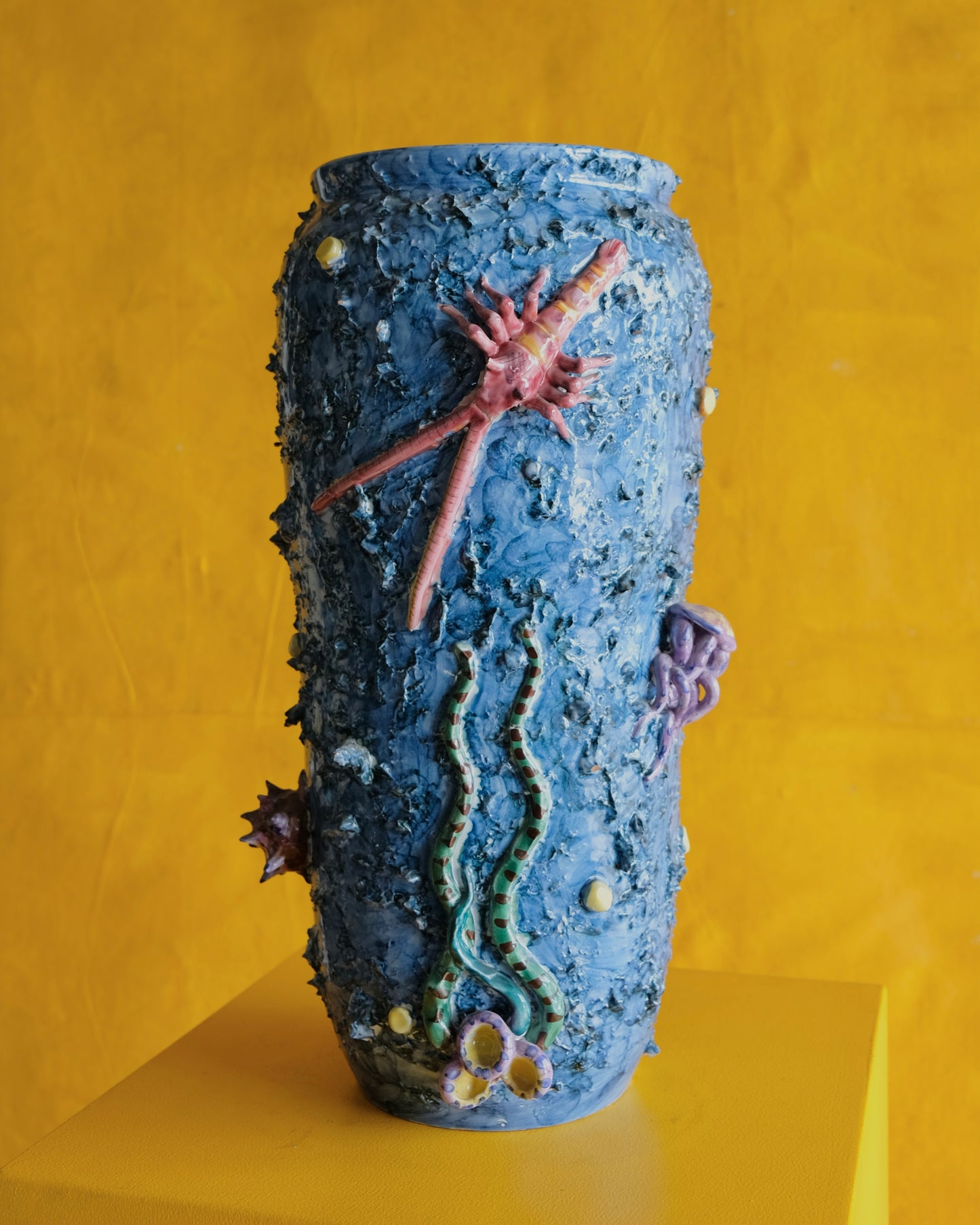 CERAMIC MAJOLICA VASE