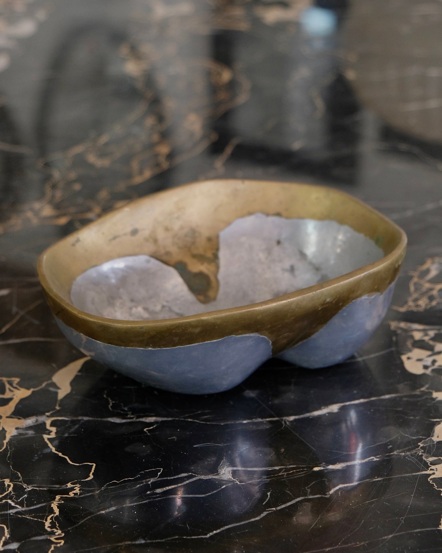 SMALL ABSTRACT CAST ALUMINIUM BOWL w. BRASS RIM