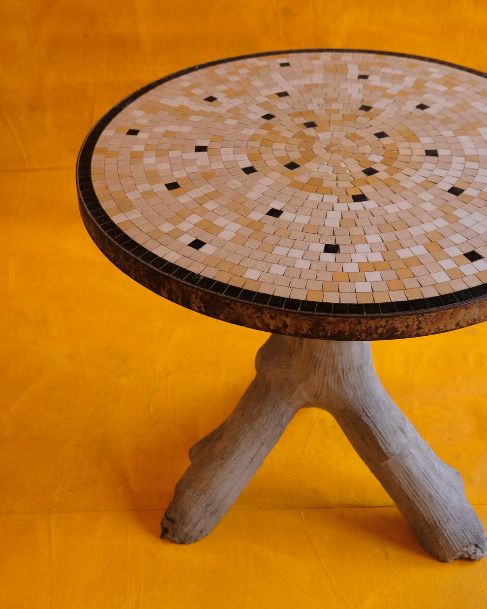 MOSAIC TILE TABLE w. SCULPTURAL CEMENT STUMP BASE – Tamsin Johnson