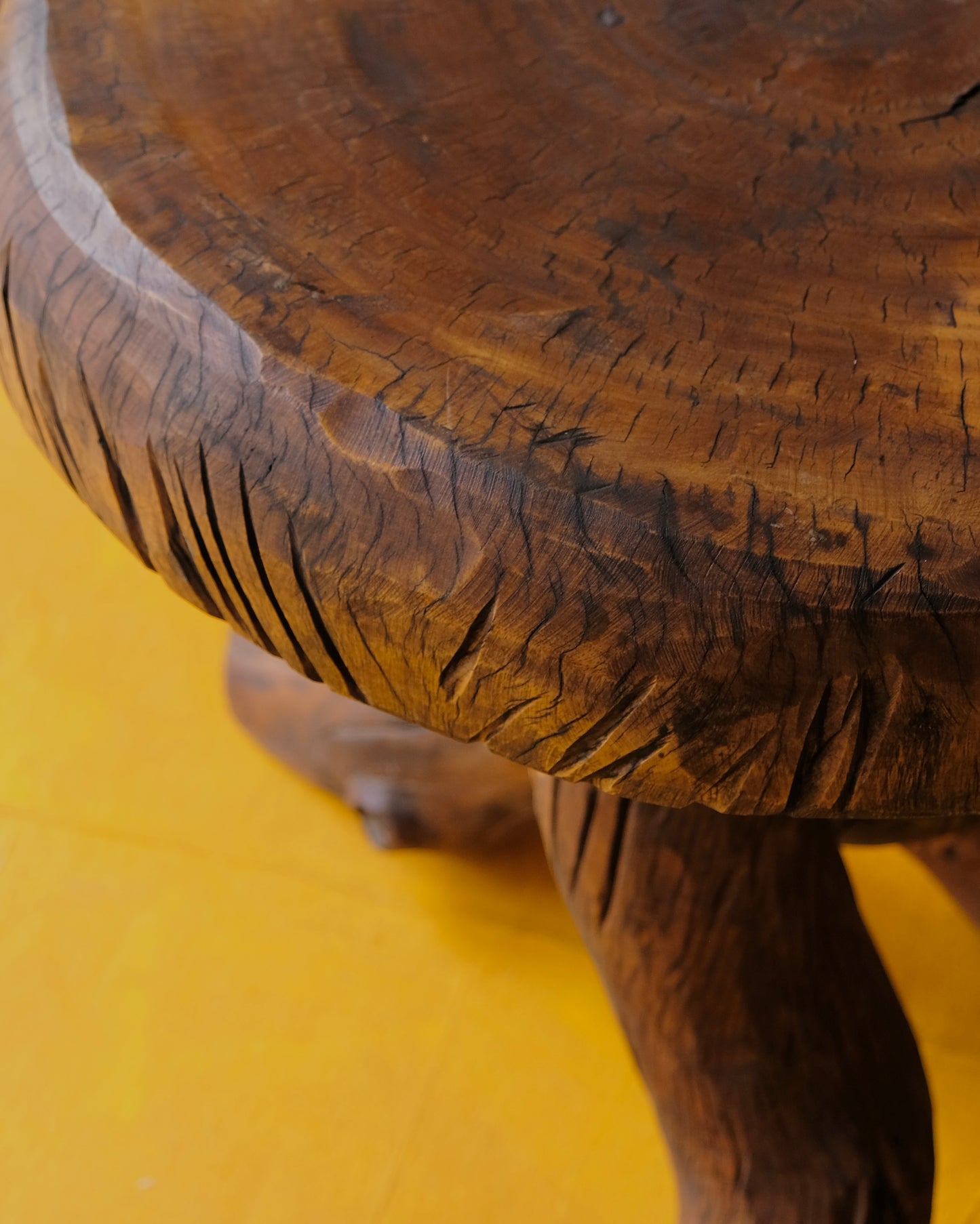 SCULPTURAL TRI LEG STUMP SIDE TABLE