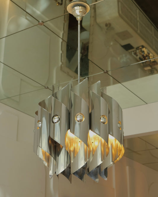 SCIOLARI CURVED METAL PENDANT