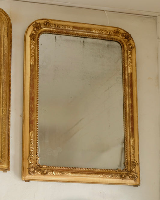 FRENCH GILT WOOD MIRROR w. FLORAL DETAIL