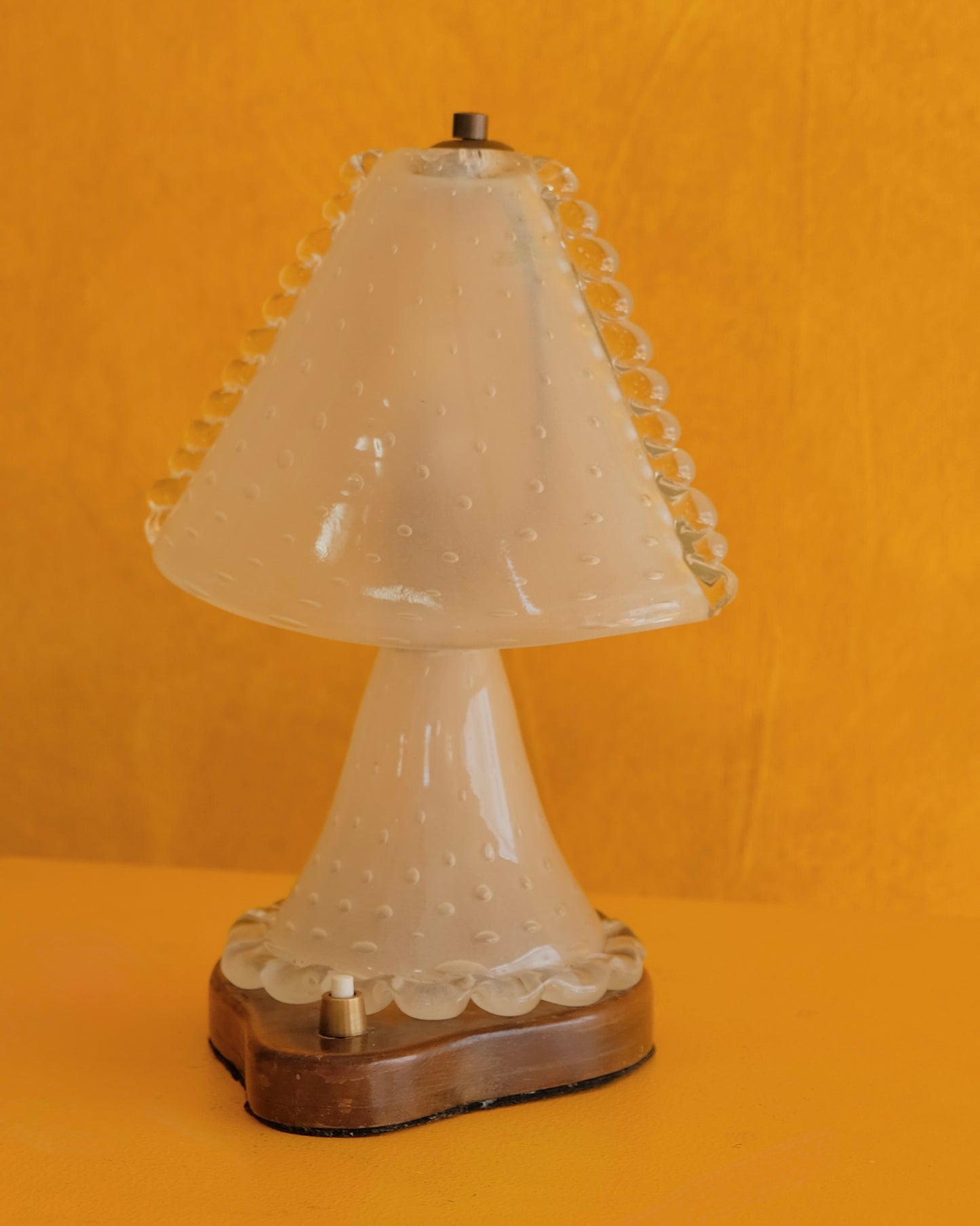 PETITE SCALLOP SEEDED MURANO GLASS LAMP w. TIMBER BASE