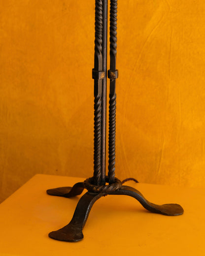 SPANISH WROUGHT IRON TABLE LAMP