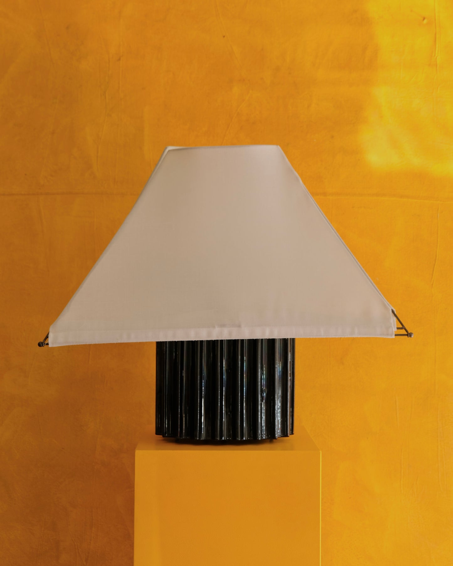 LARGE TWIN SHADE TABLE LAMP w. CERAMIC BASE
