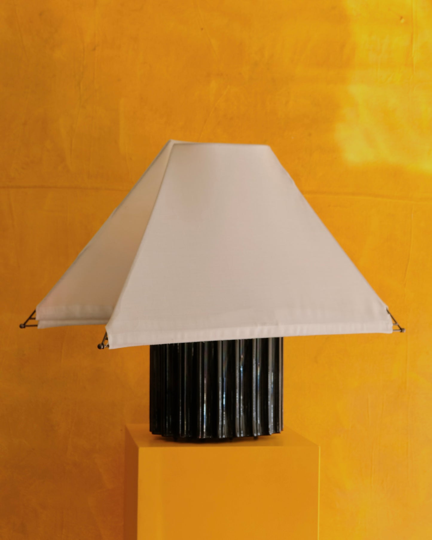 LARGE TWIN SHADE TABLE LAMP w. CERAMIC BASE