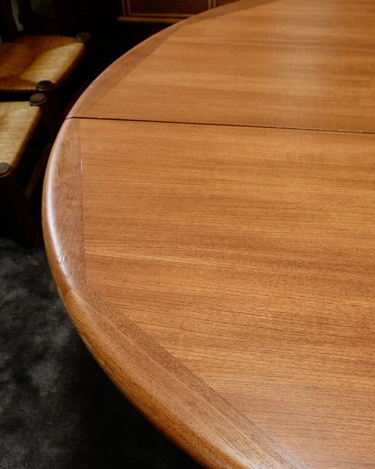 DANISH EXTENDABLE TEAK DINING TABLE