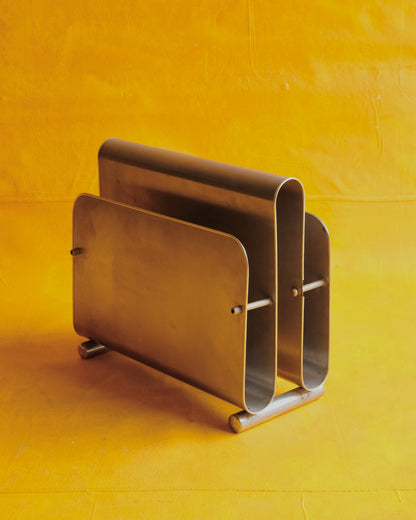 CURVED STEEL MAGAZINE RACK
