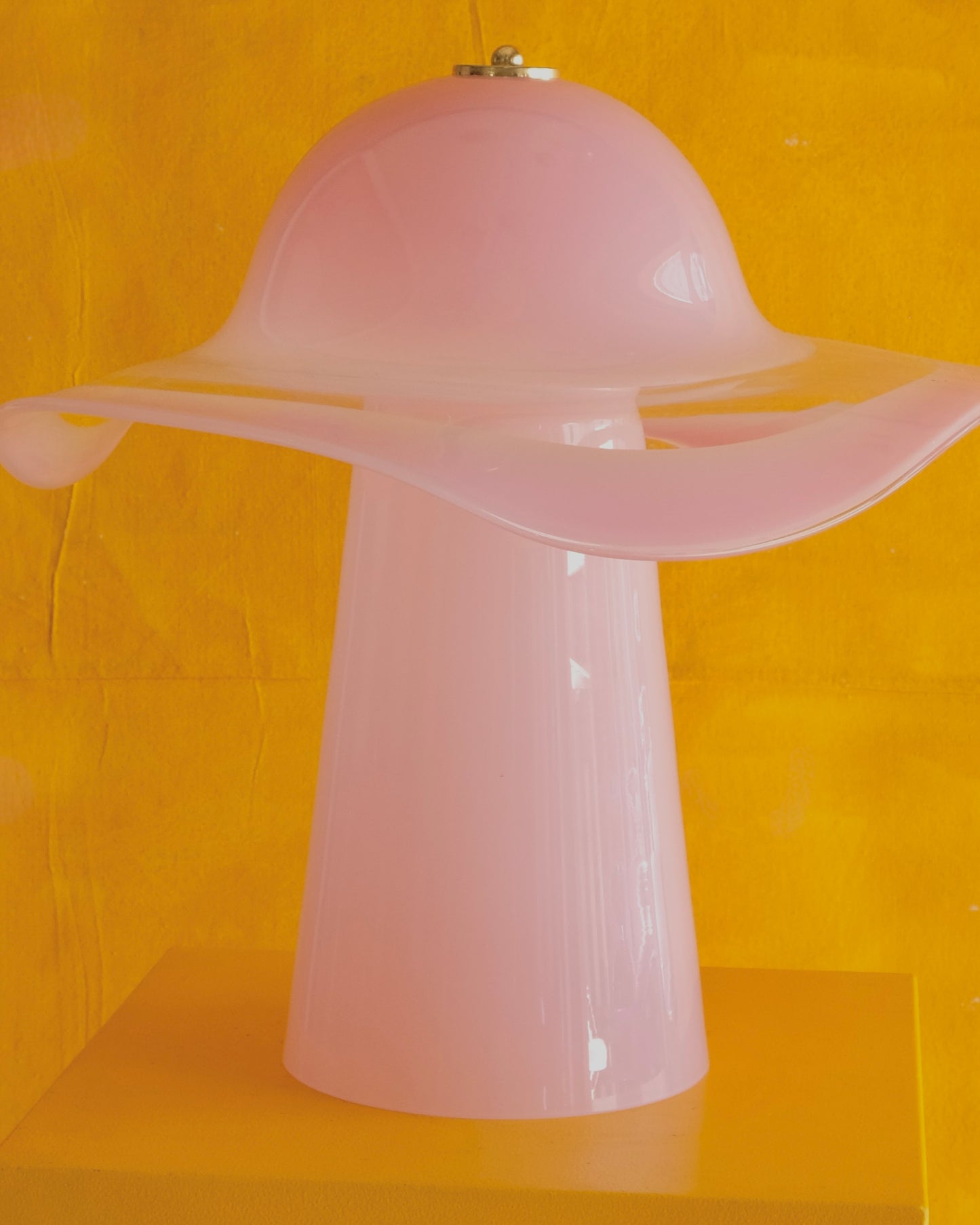 PINK MURANO GLASS TABLE LAMP w. CLEAR SHADE DETAIL