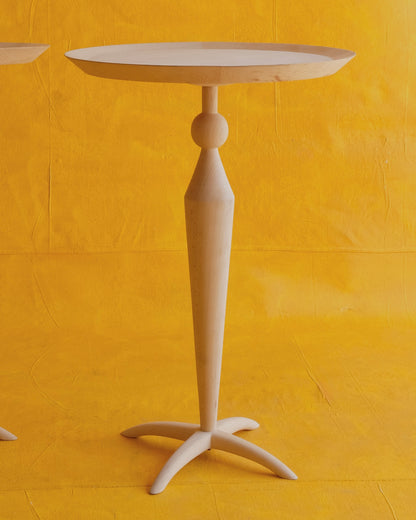 PAIR OF TAPERED TURNED OAK SIDE TABLES