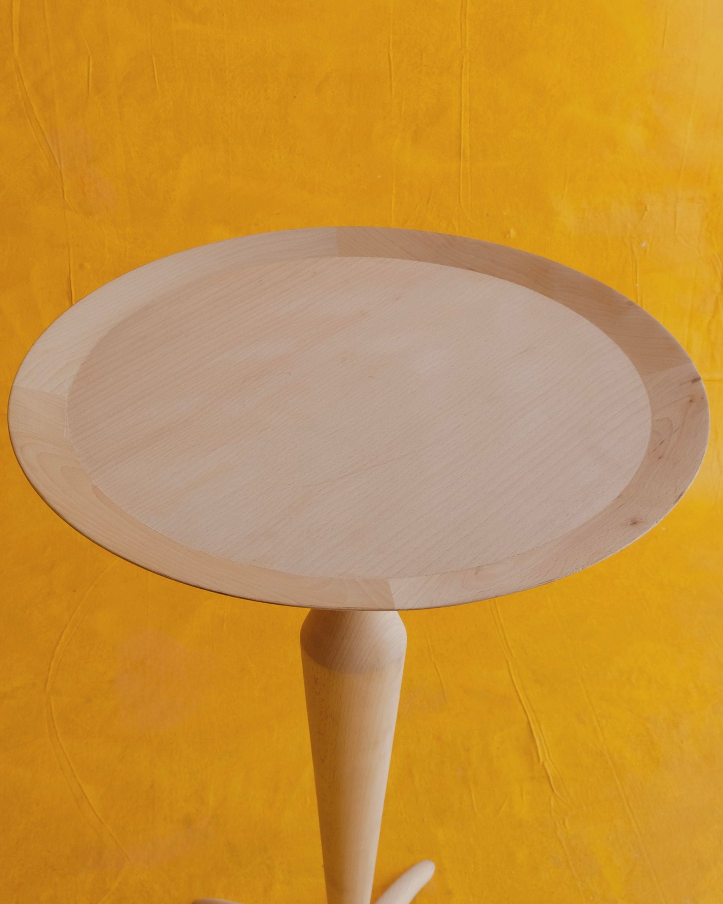 PAIR OF TAPERED TURNED OAK SIDE TABLES