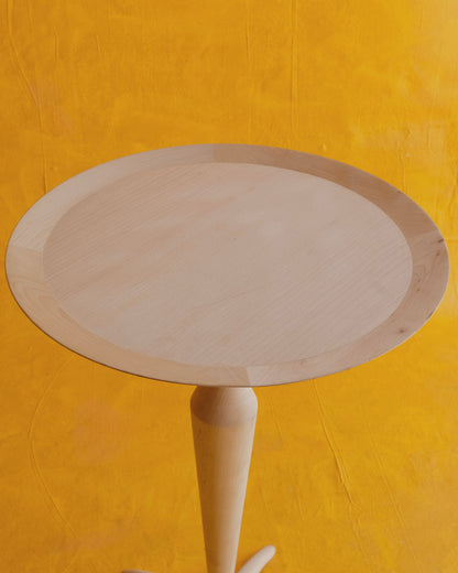PAIR OF TAPERED TURNED OAK SIDE TABLES