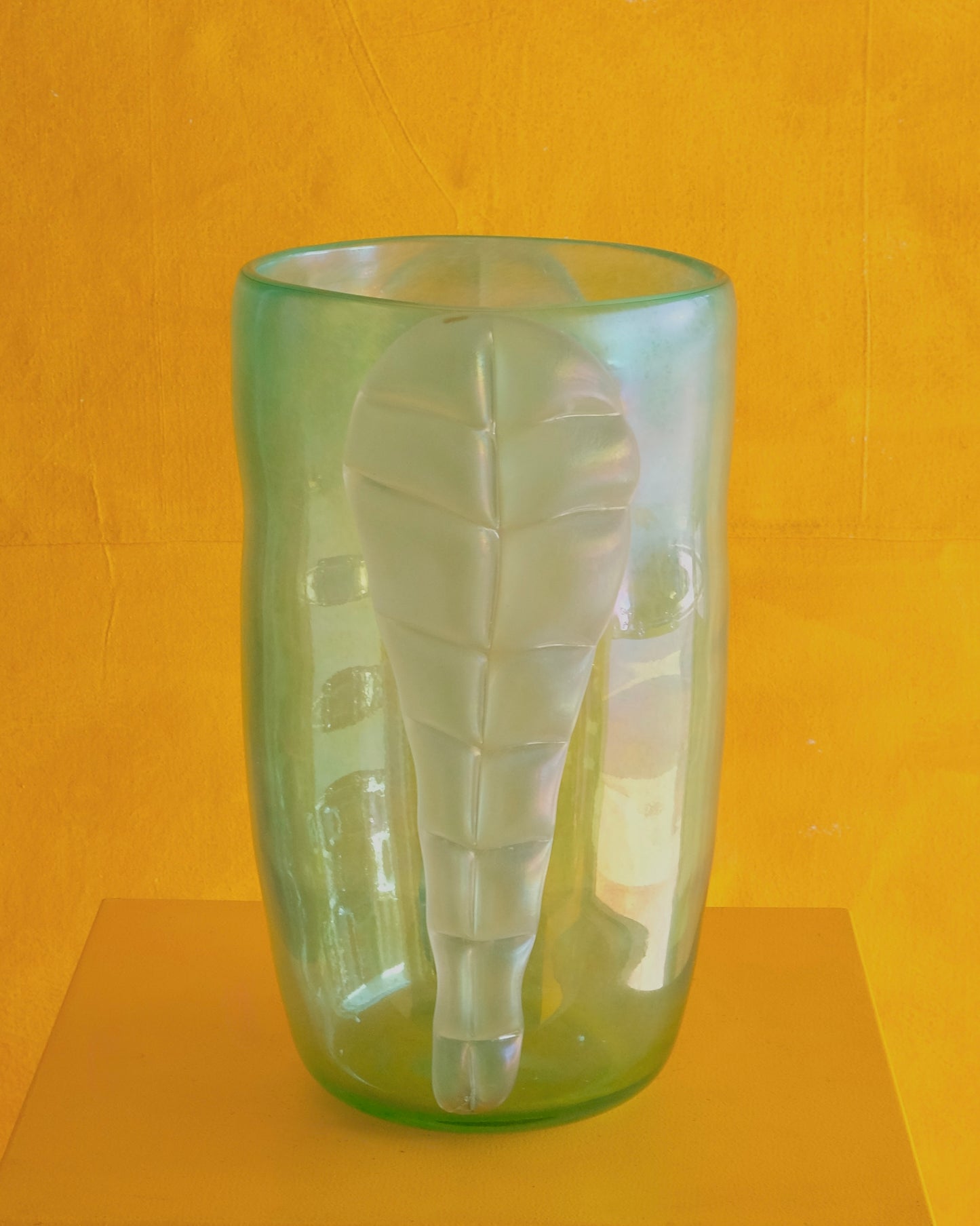 GREEN IRIDESCENT MURANO GLASS VASE w. TWIN LEAF DETAIL