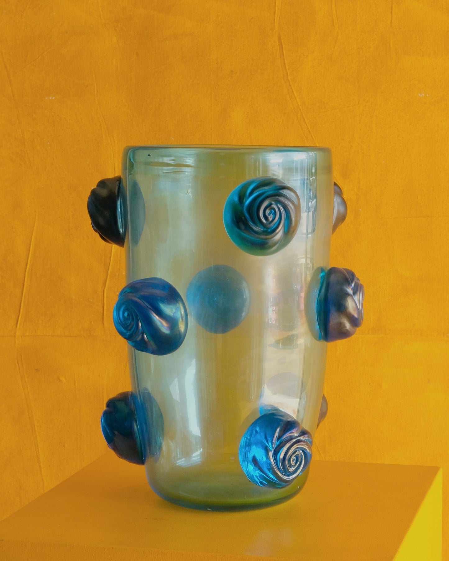 SINGLE BLUE MURANO VASE w. APPLIED SWIRLS