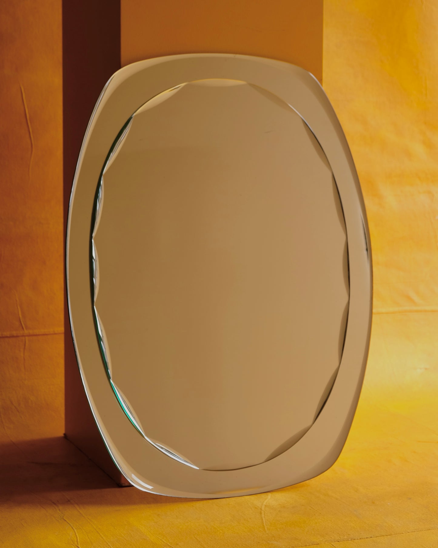 SINGLE SCALLOP FONTANA ARTE GLASS MIRROR
