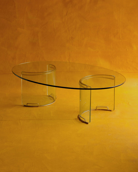 CURVED GLASS COFFEE TABLE w. BRASS DETAIL