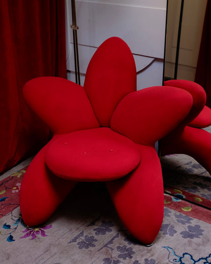 RED GETSUEN LILY CHAIR