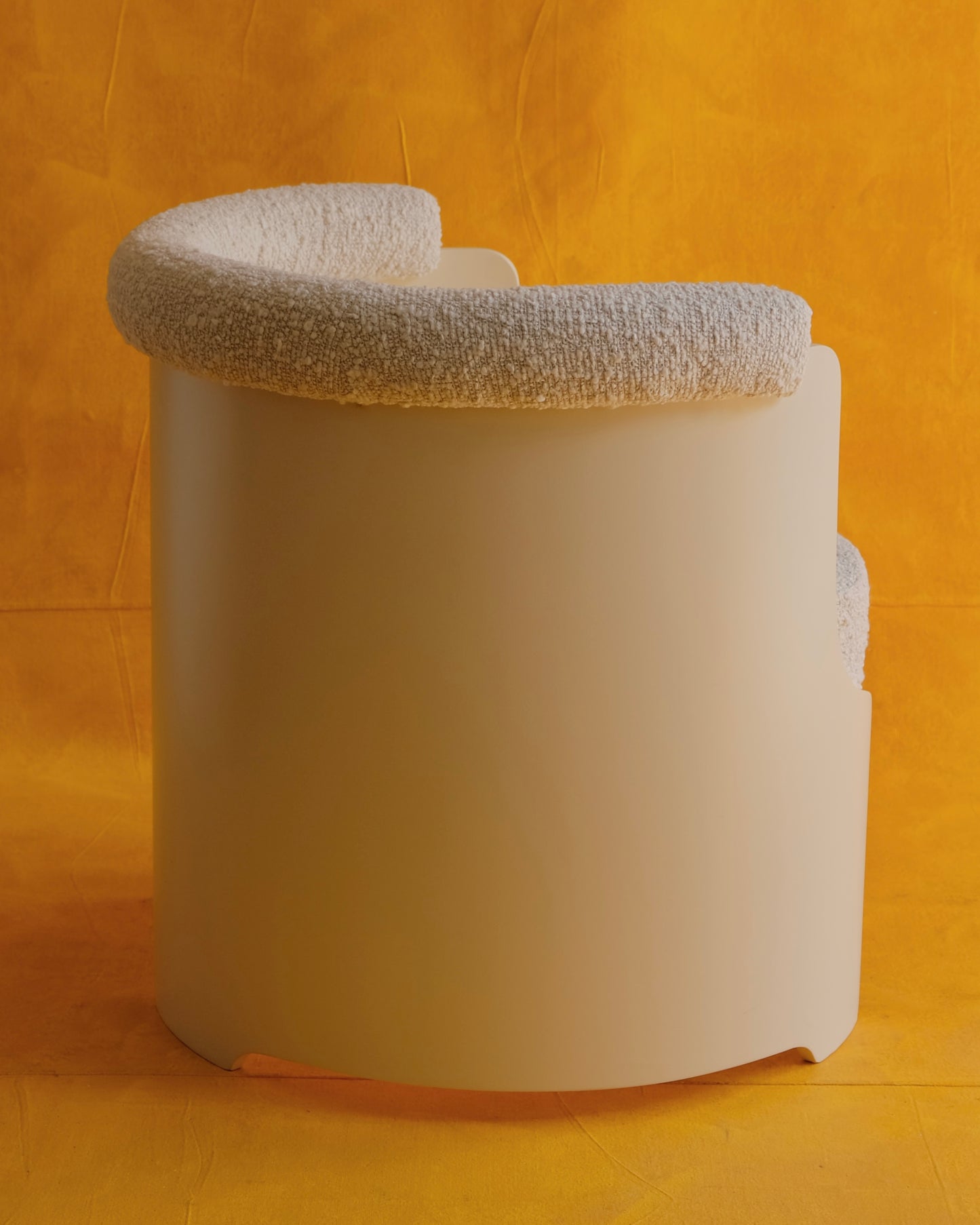 PAIR OF CREAM UPHOLSTERED CHAIRS