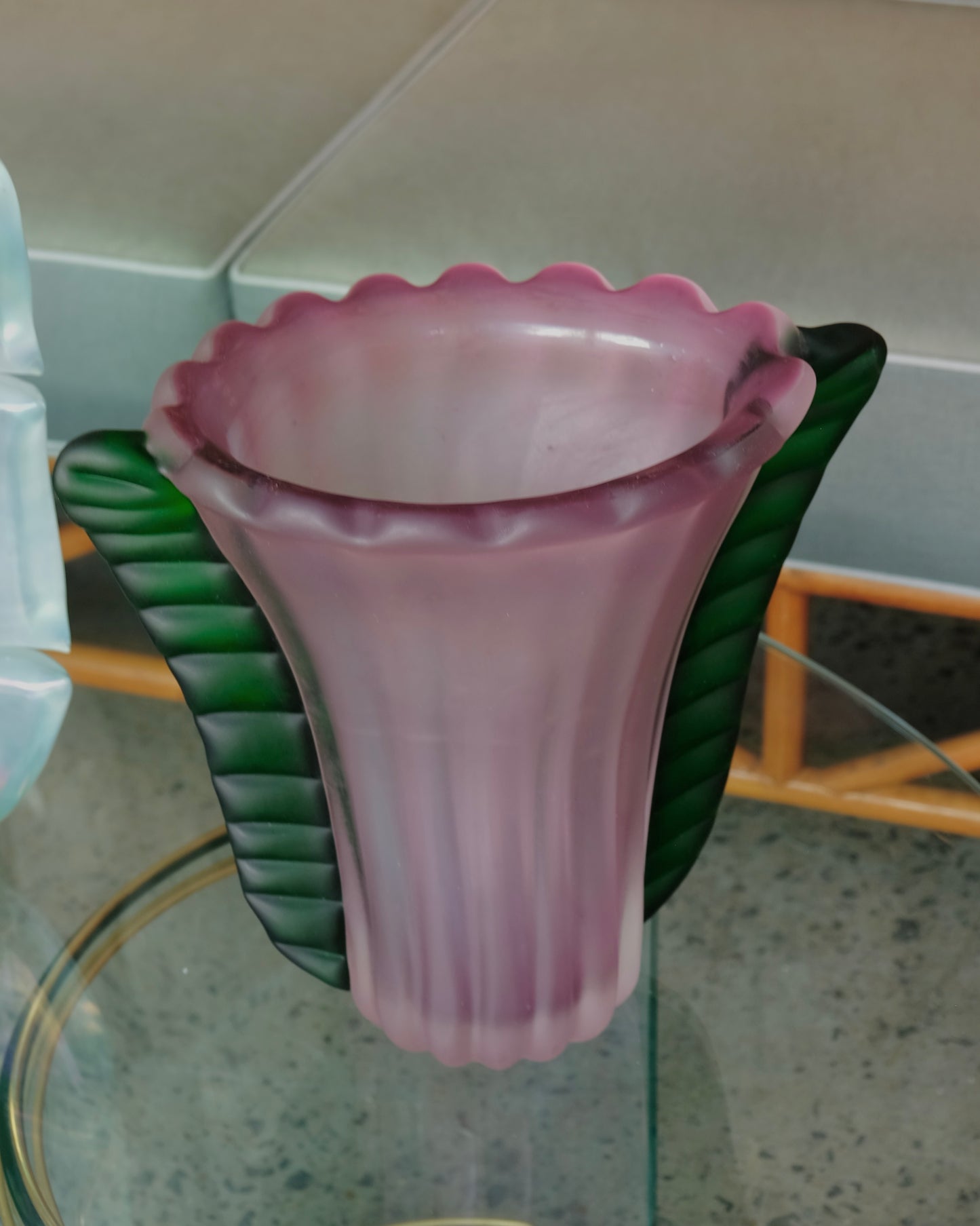 TAPERED ROSE ART GLASS VASE w. GREEN FIN DETAIL