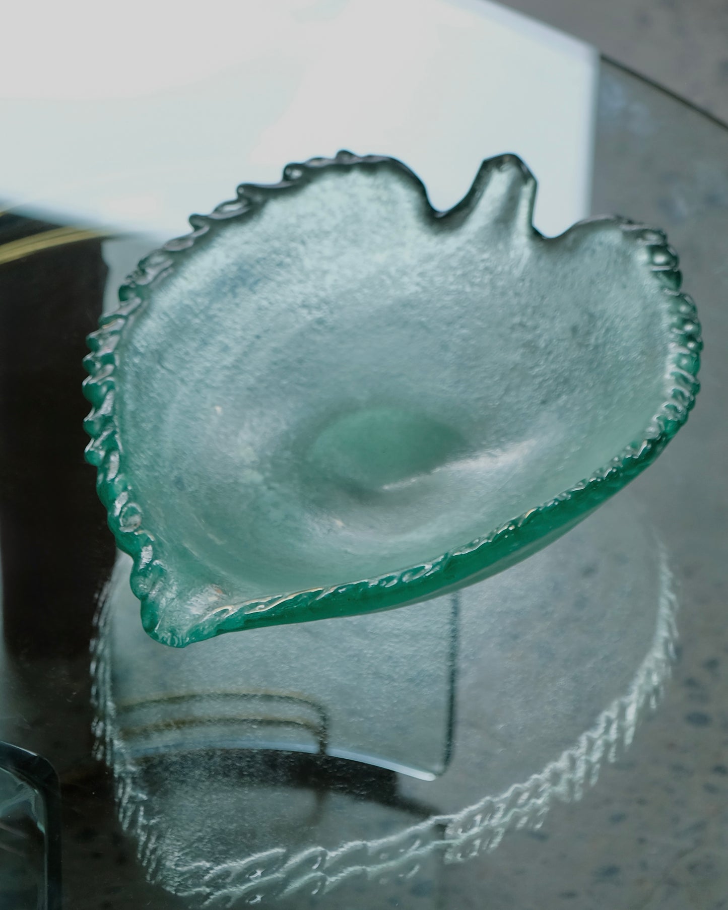 HAND BLOWN GLASS LEAF BOWL