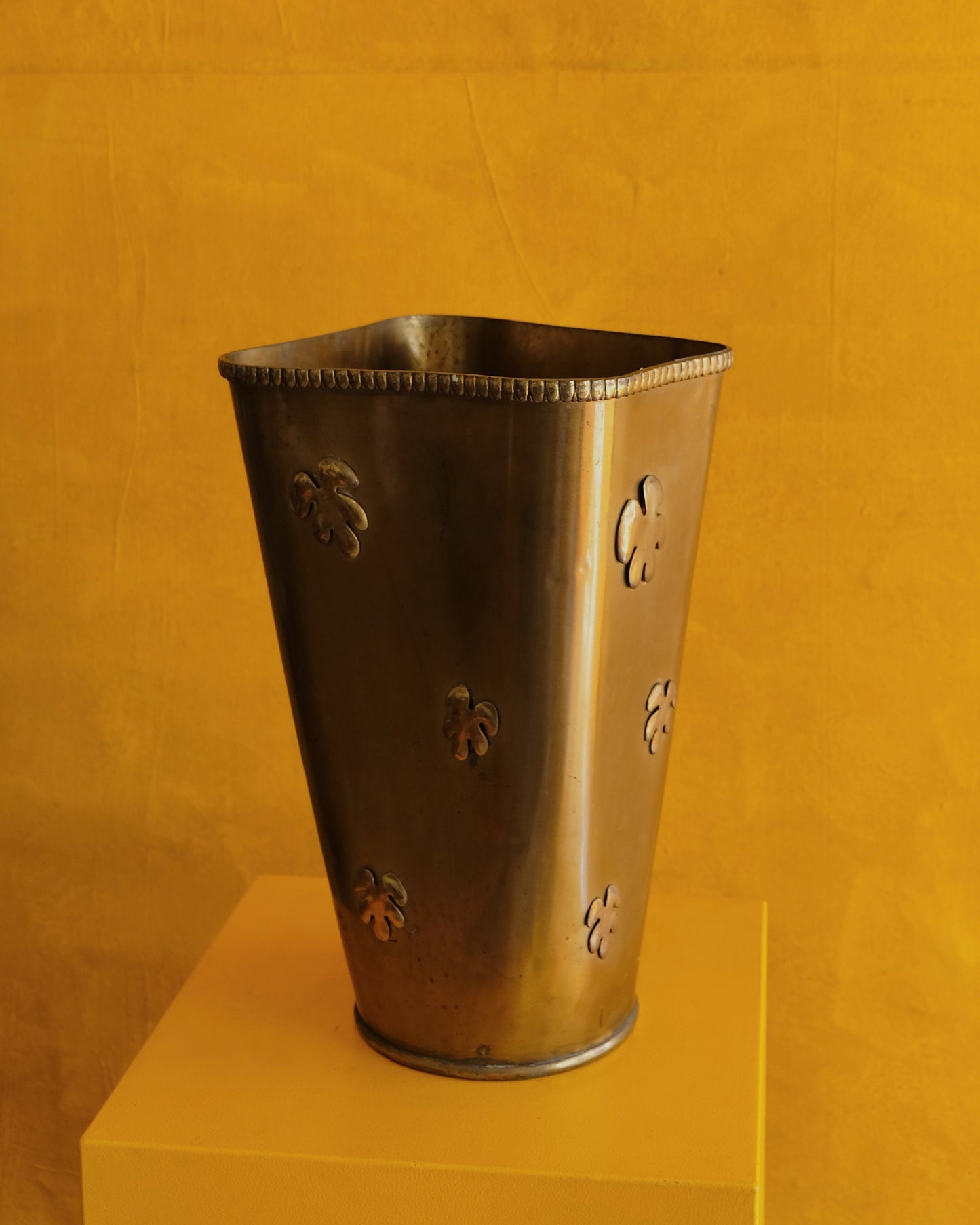 BRASS FLORAL ABSTRACT UMBRELLA STAND