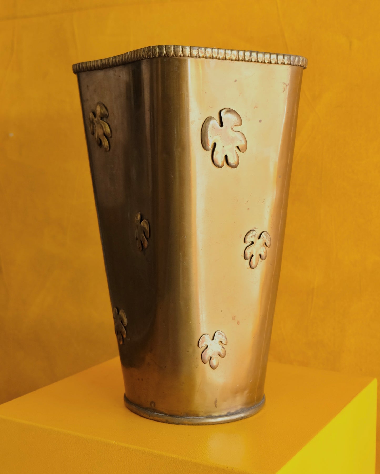 BRASS FLORAL ABSTRACT UMBRELLA STAND