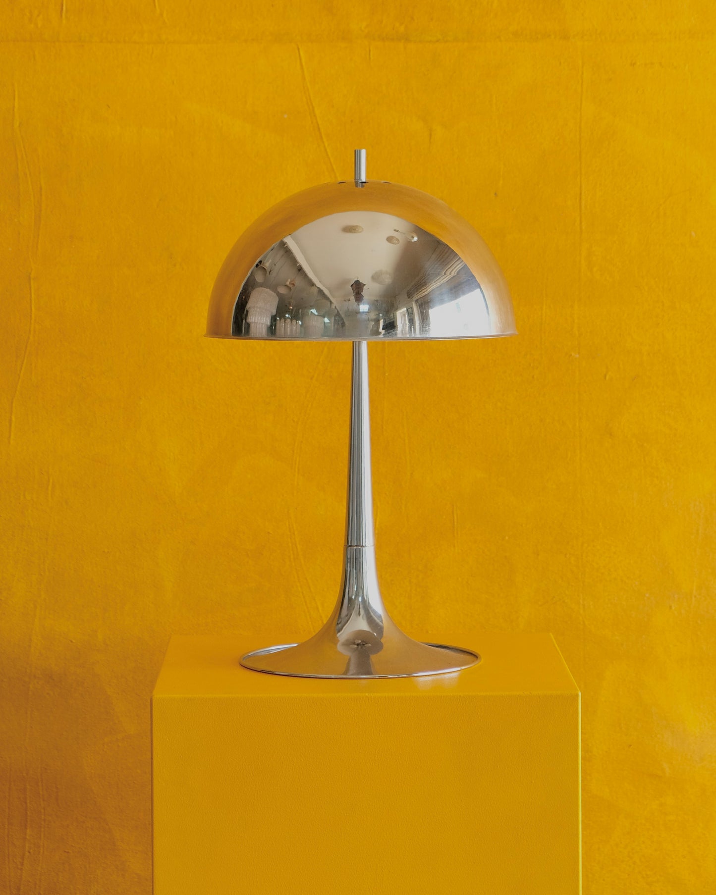 MODERNIST CHROME TULIP TABLE LAMP
