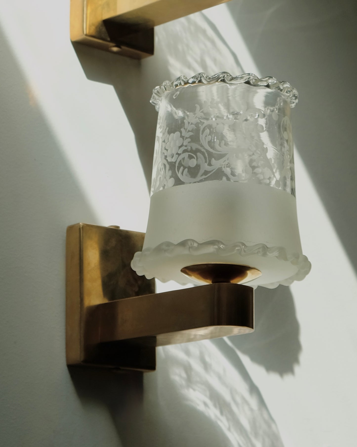 TRIO OF FROSTED MURANO GLASS ETCHED WALL SCONCES