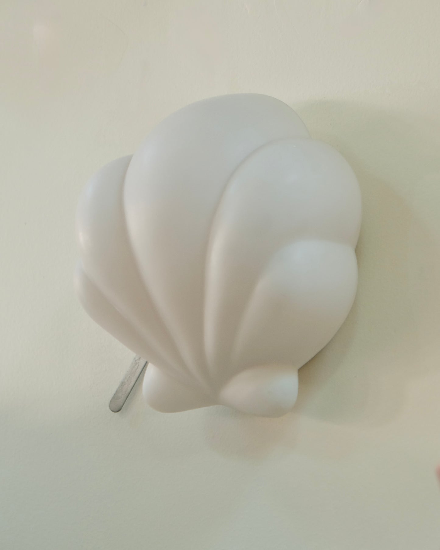 GLASS SHELL SCONCE