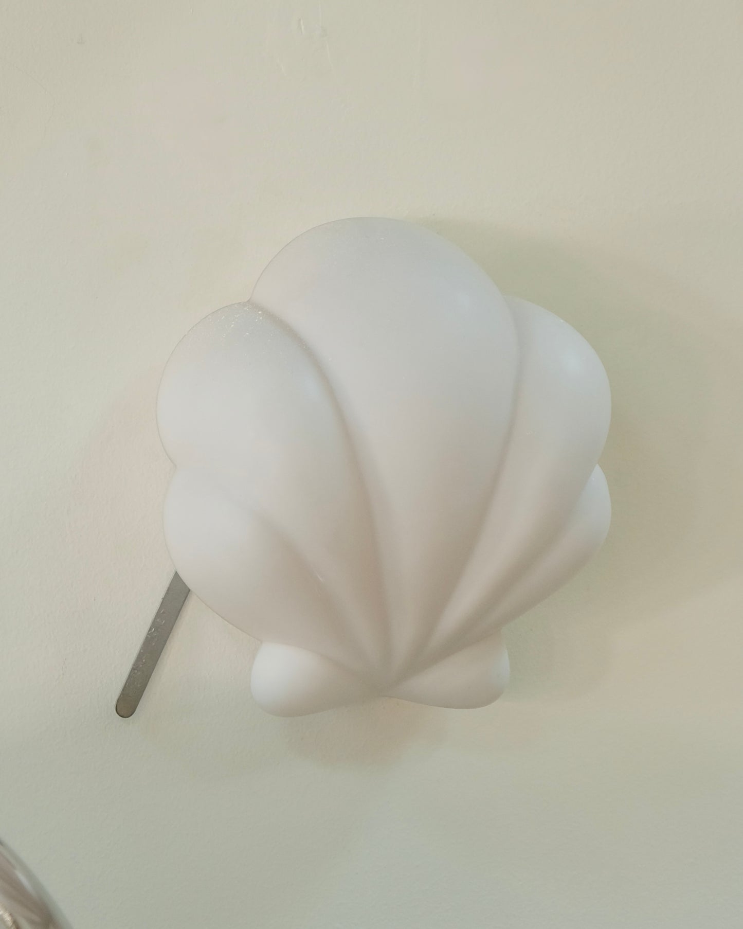 GLASS SHELL SCONCE
