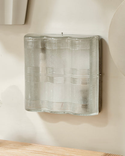 SINGLE ALUMINIUM LINED GLASS SCONCE