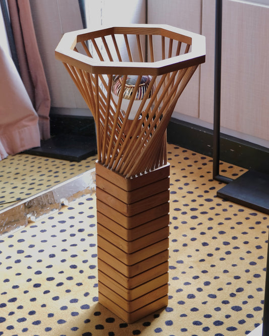 SCULPTURAL WOODEN FLOOR LAMP