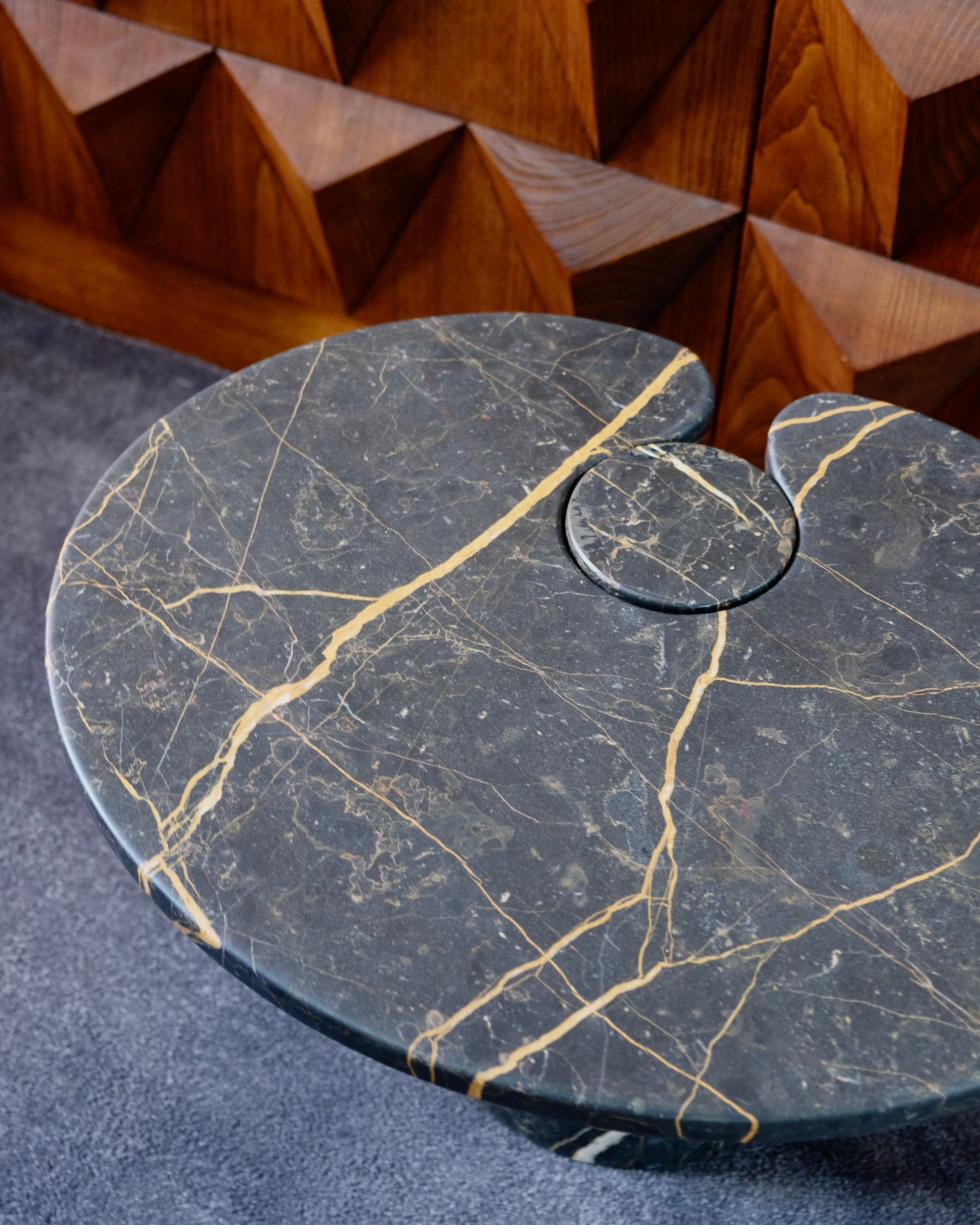 EROS AMBER VEINED MARBLE SIDE TABLE