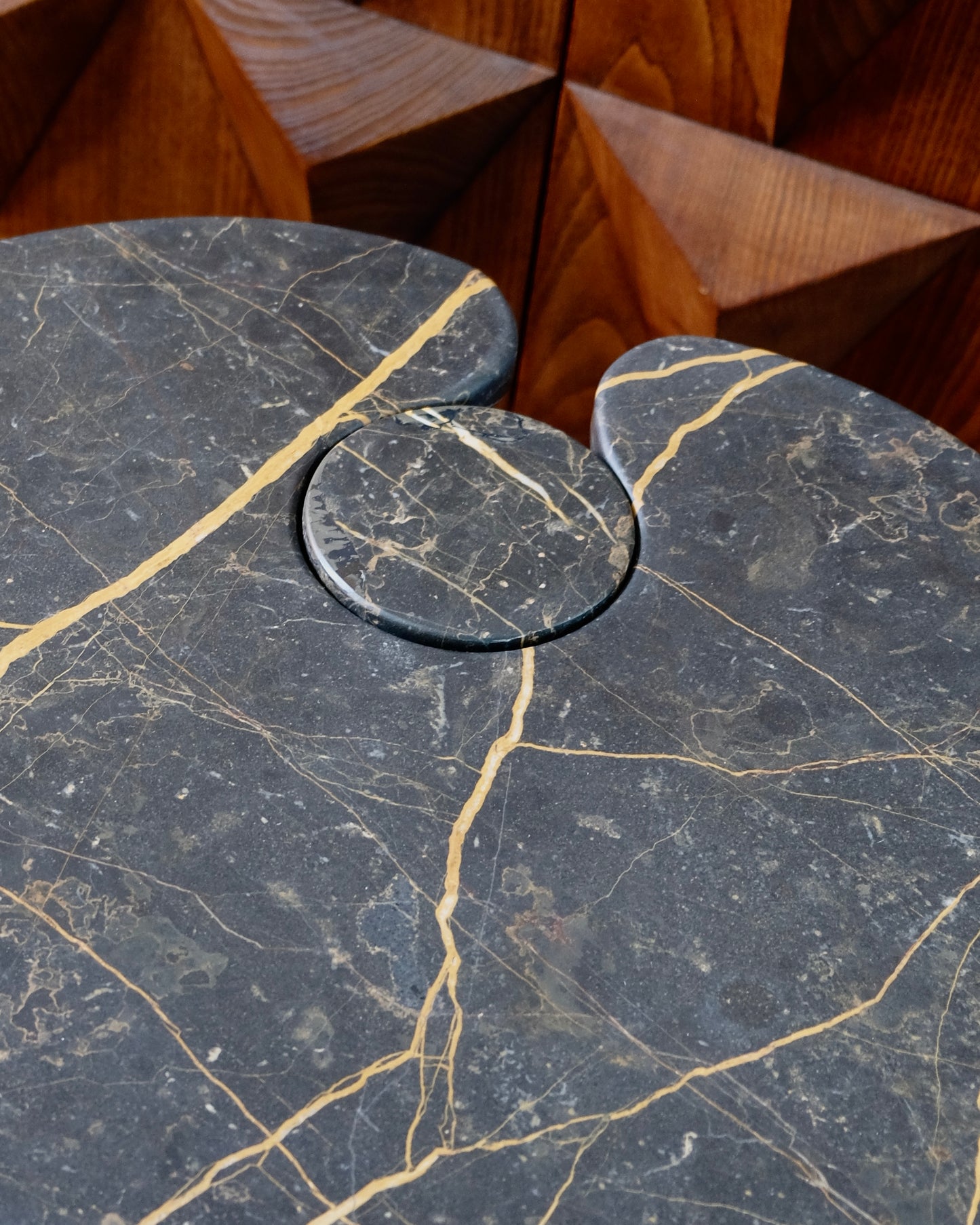 EROS AMBER VEINED MARBLE SIDE TABLE