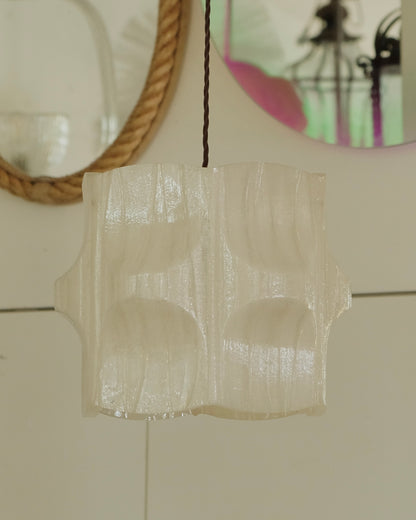 PETITE TEXTURED ICE LUCITE PENDANT