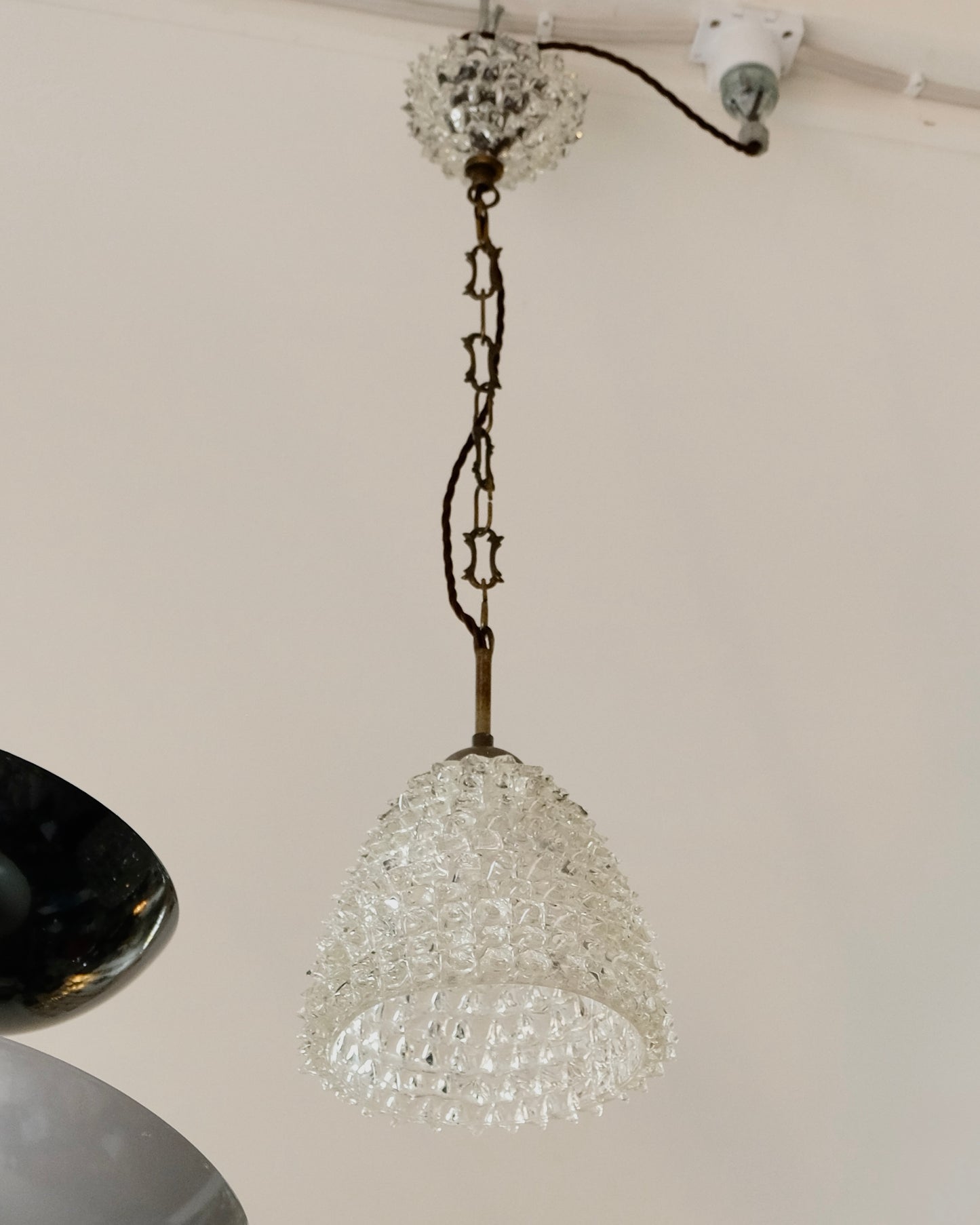 CHAINED ROSTRATO MURANO GLASS PENDANT