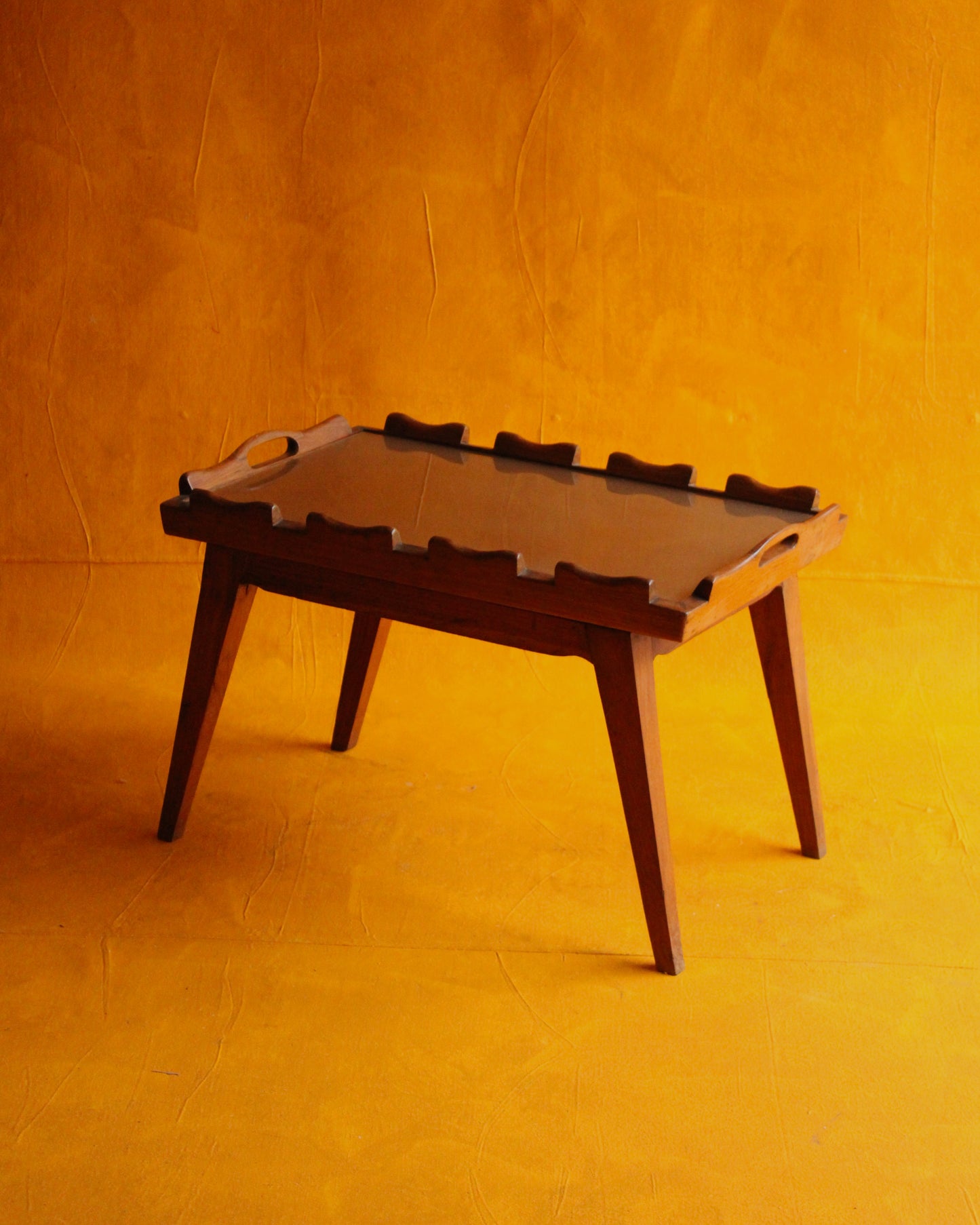 MID CENTURY TEAK SERVING SIDE TABLE w. CARVED DETAIL