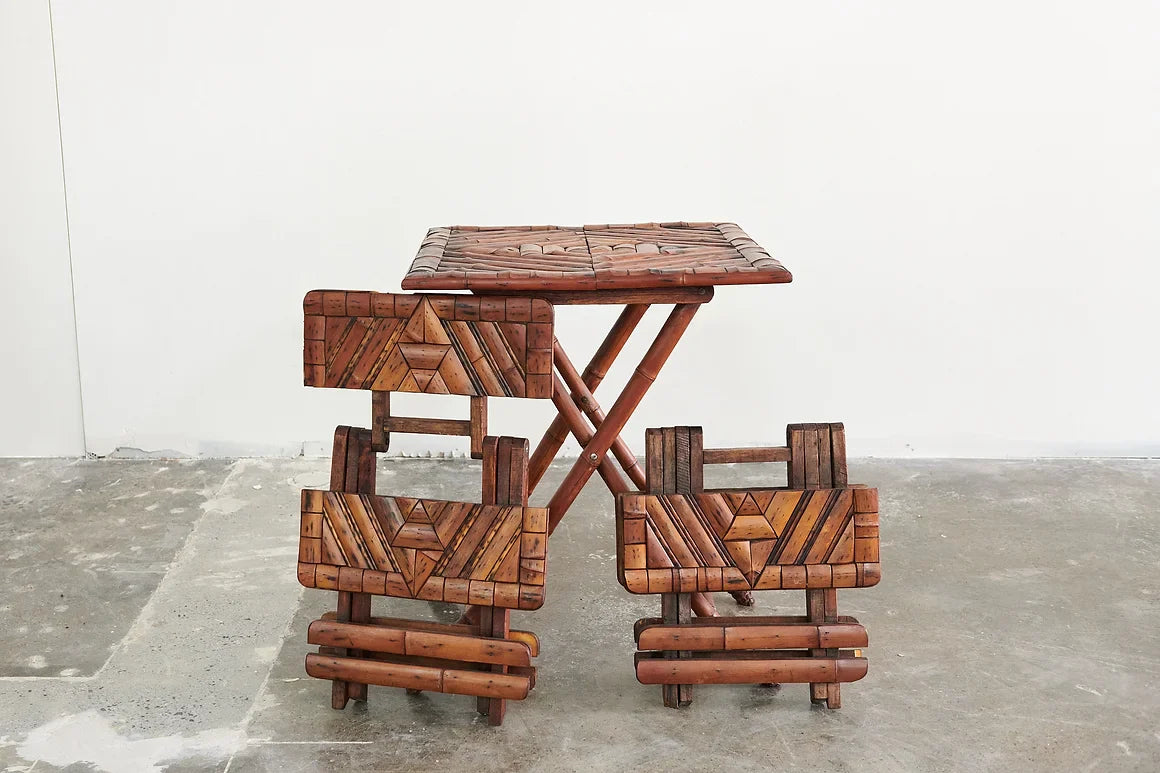 CHEVRON-DECORATED BAMBOO FOLDING SET