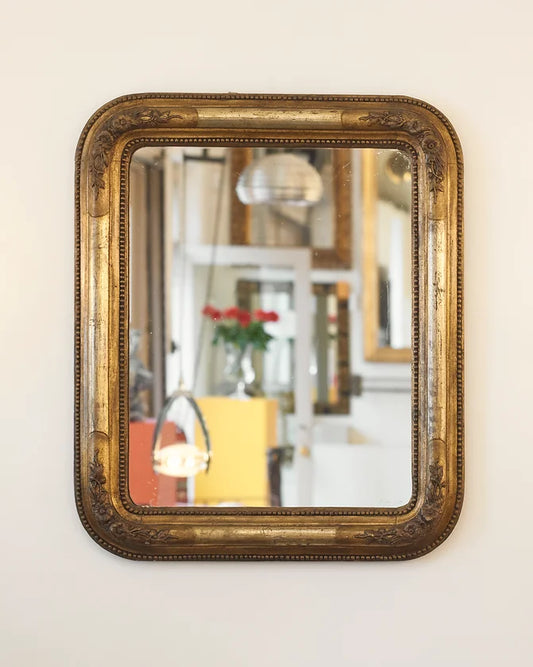 LOUIS PHILIPPE GILTWOOD MIRROR w. FLORAL DETAIL