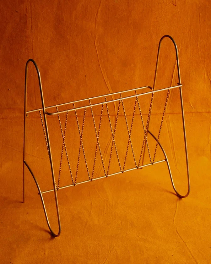 TWISTED GOLD STEM MAGAZINE RACK