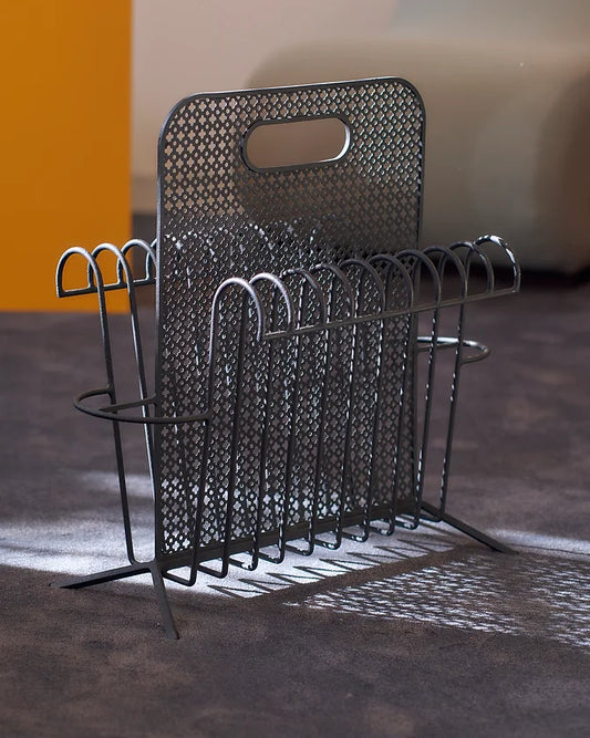 METAL MAGAZINE RACK