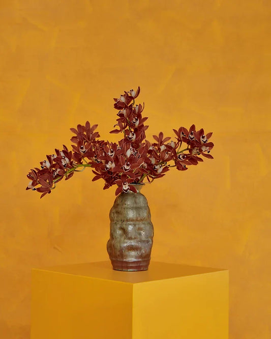 ABSTRACT CERAMIC VASE