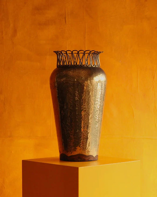 HAMMERED BRASS UMBRELLA STAND WITH DECORATIVE TRIM