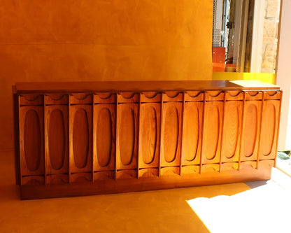 TABAGO BRUTALIST CONSOLE